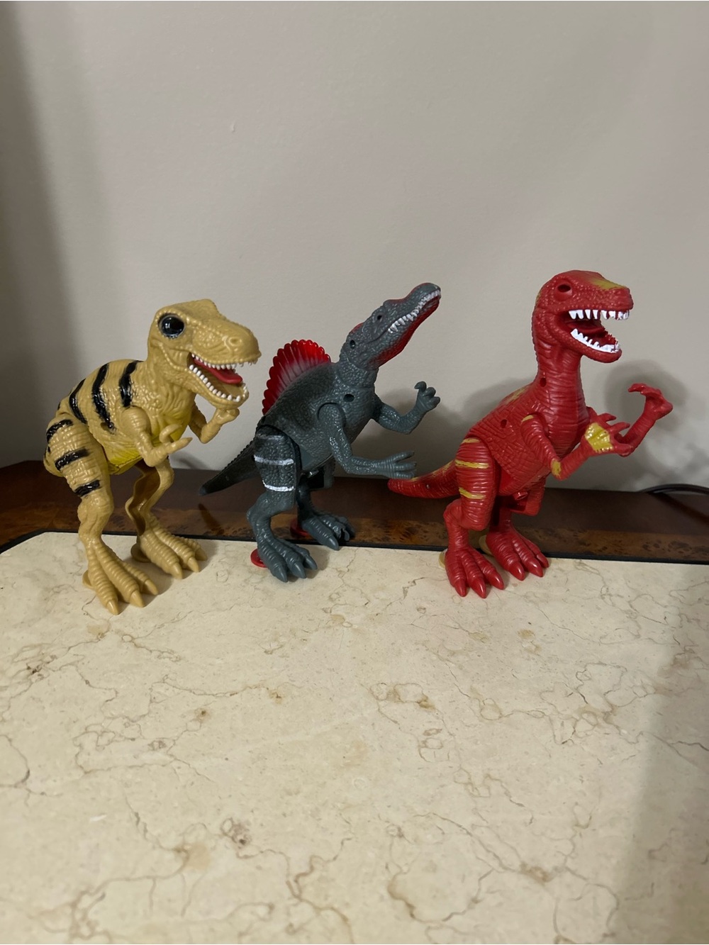 Play Right Light and Sound Dinosaur Set
